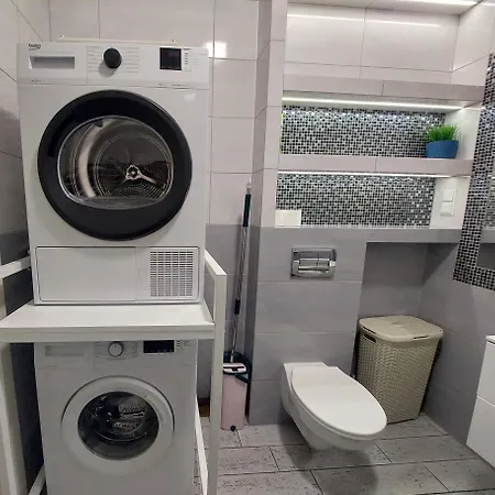 Jk 47 A Z Miejscem Postojowym W Garazu * Варшава