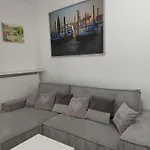 Jk 47 A Z Miejscem Postojowym W Garazu Appartement Warschau