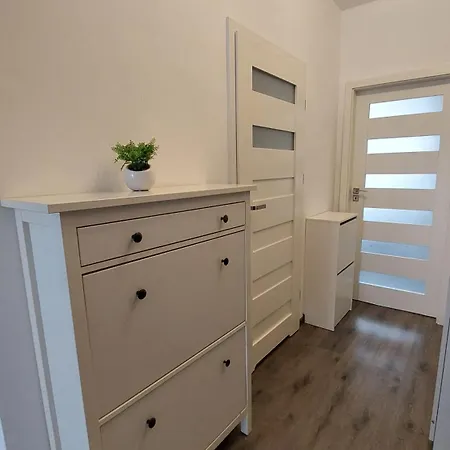 Apartment Jk 47 A Z Miejscem Postojowym W Garazu Warschau