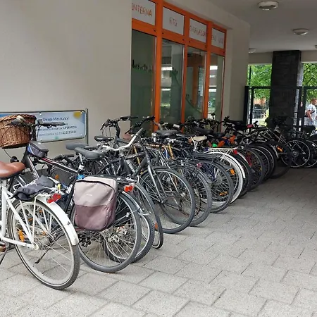 Jk 47 A Z Miejscem Postojowym W Garazu Apartman *