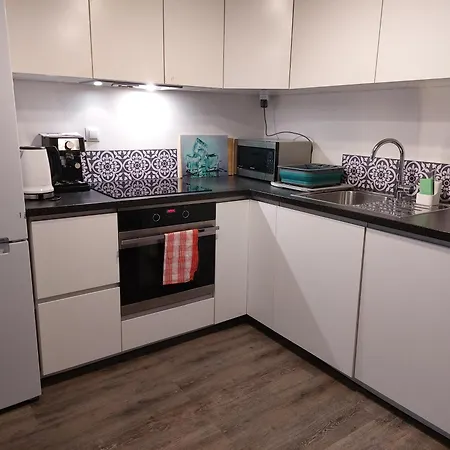 Jk 47 A Z Miejscem Postojowym W Garazu *