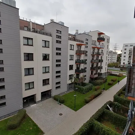 Jk 47 A Z Miejscem Postojowym W Garazu *