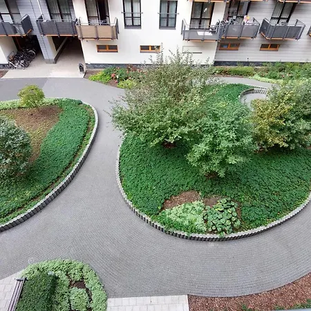 Jk 47 A Z Miejscem Postojowym W Garazu *