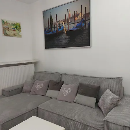 Jk 47 A Z Miejscem Postojowym W Garazu Apartman Varsó