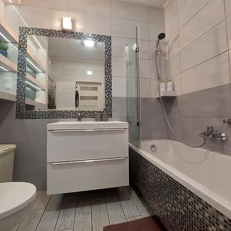 דירה Jk 47 A Z Miejscem Postojowym W Garazu