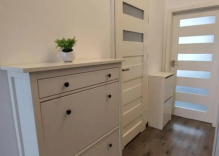 شقة Jk 47 A Z Miejscem Postojowym W Garazu وارسو