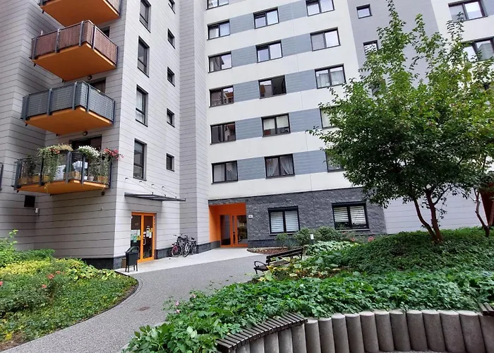 Jk 47 A Z Miejscem Postojowym W Garazu شقة *