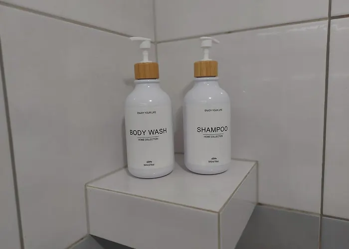 Jk 47 A Z Miejscem Postojowym W Garazu وارسو