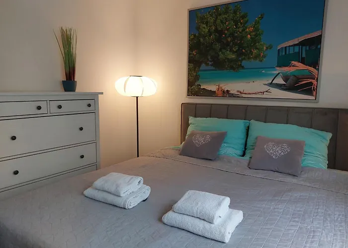 Jk 47 A Z Miejscem Postojowym W Garazu شقة