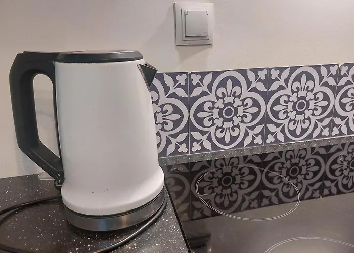 Jk 47 A Z Miejscem Postojowym W Garazu شقة وارسو