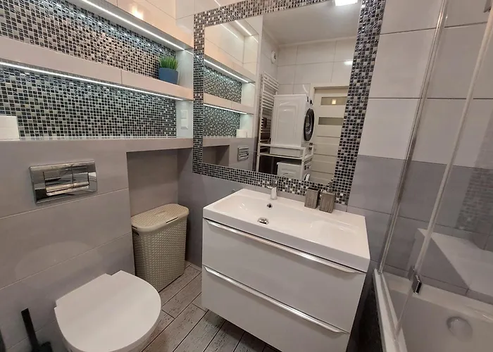 Jk 47 A Z Miejscem Postojowym W Garazu * وارسو